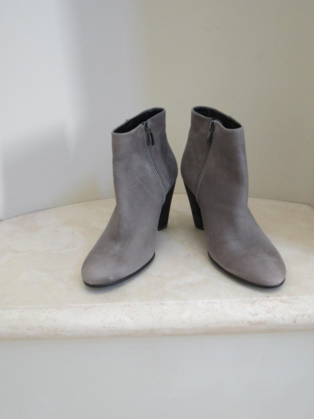 ECCO GREY BOOTIES
